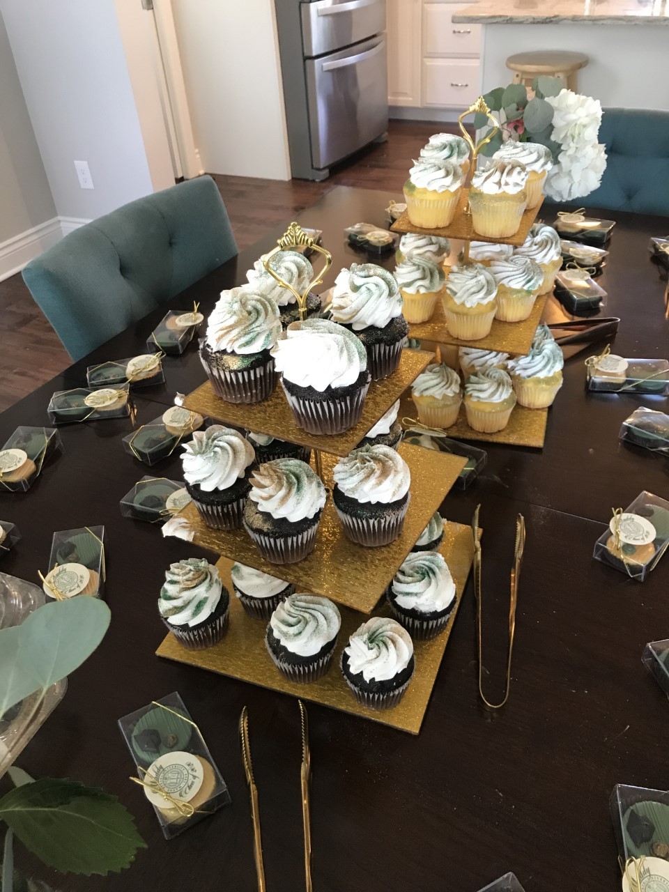 buttercream party cupcakes 