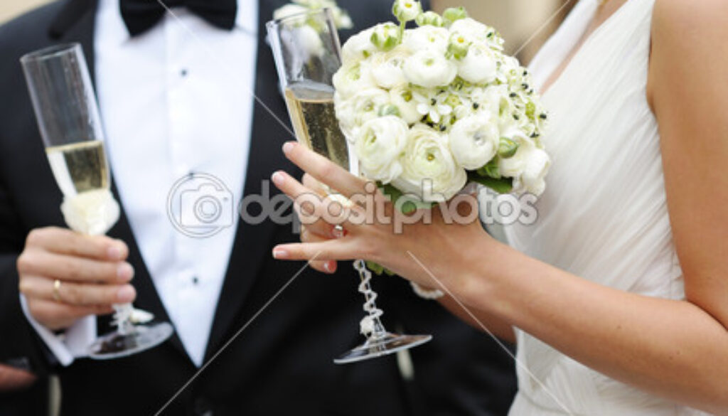 depositphotos_13726467-Bride-and-groom-holding-champagne.jpg