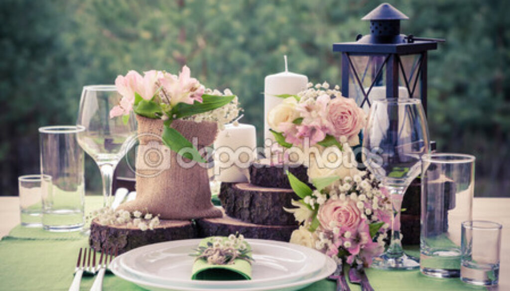 depositphotos_72941403-Wedding-table-setting-in-rustic.jpg