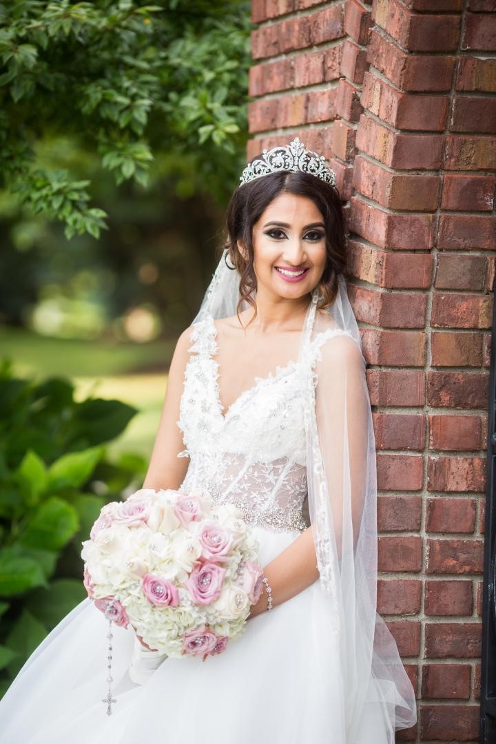 beautiful bride and flowers