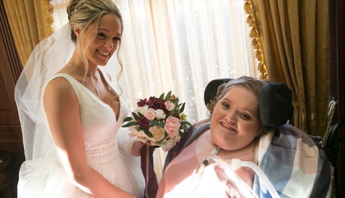 bride and bridesmaid photos