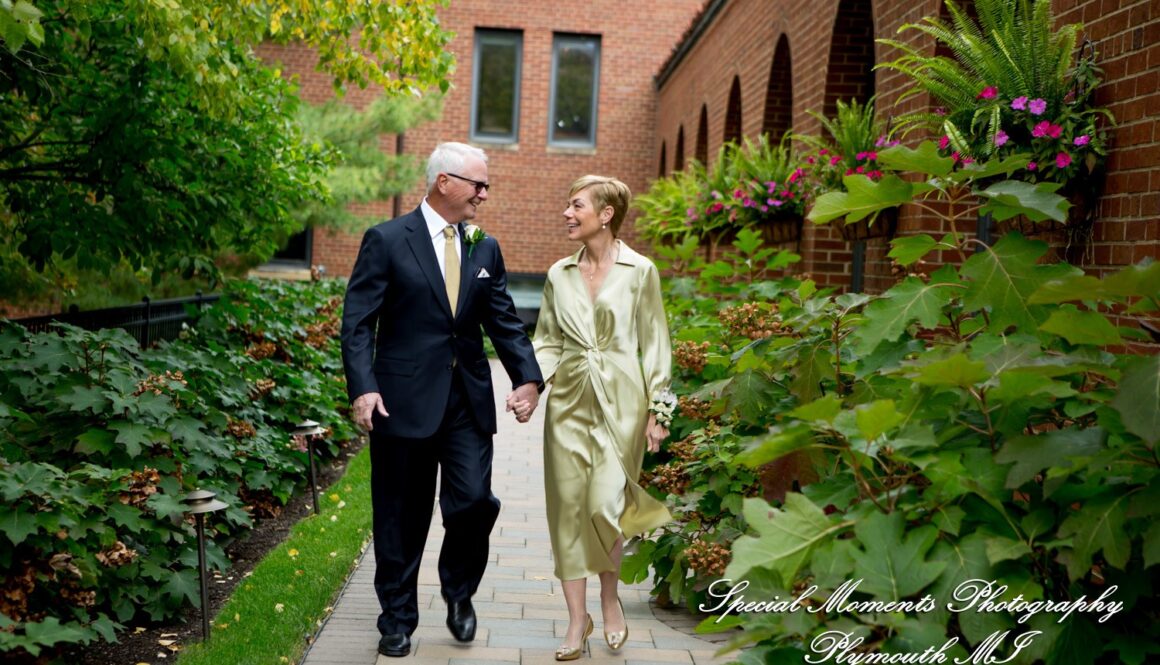 St. John Resort Plymouth MI wedding photograph