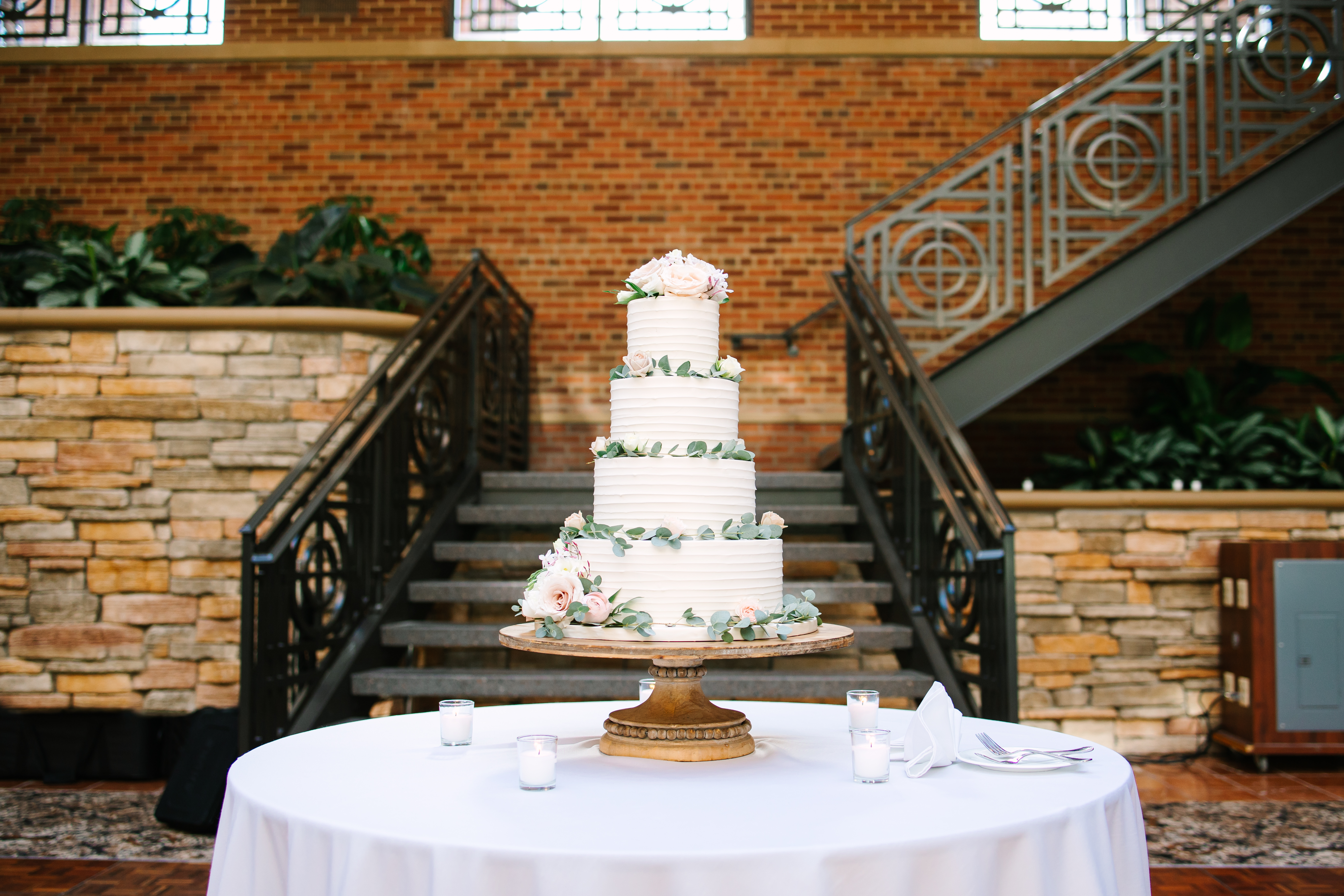 luxury wedding cake